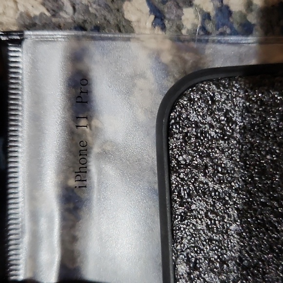 11 Pro Black and Pink Heart Pattern Phone Case with Stand - Picture 3 of 5